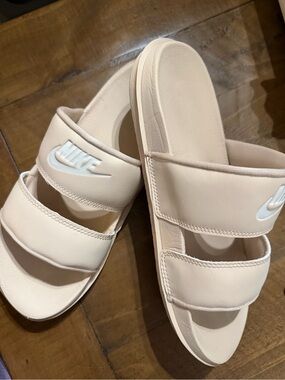 Nike Women's Offcourt Duo slides in Sanddrift and Sail size W9